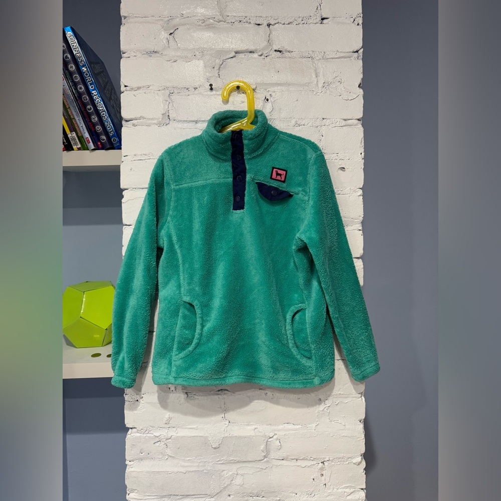 The Black Dog Girls' Snap-T Pullover‎
